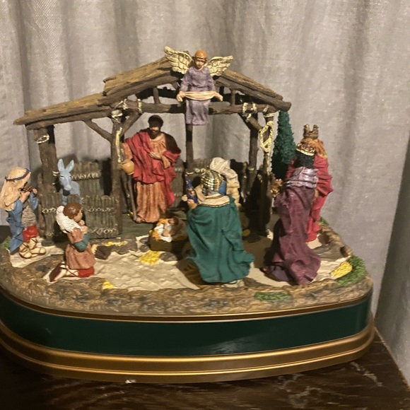 MR CHRISTMAS VINTAGE AWAY IN A MANGER